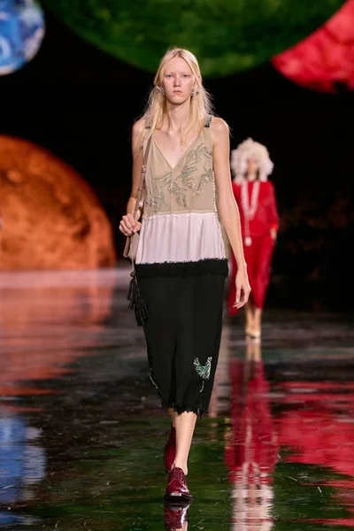 Look 9